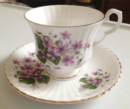 1610 Footed Cup & Saucer Set