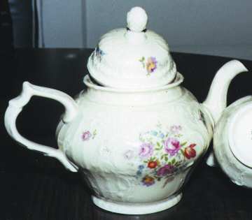 R636 Teapot & Lid