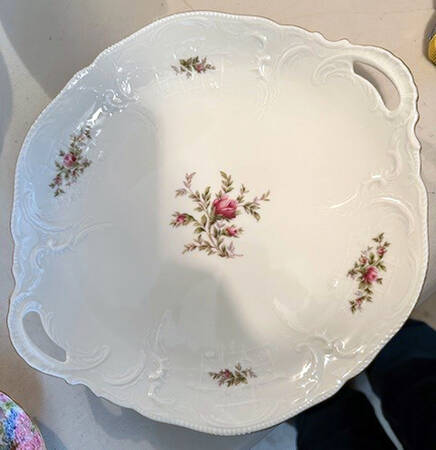 R638 Handled Cake Plate