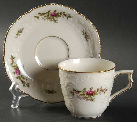 R638 Flat Cup & Saucer Set