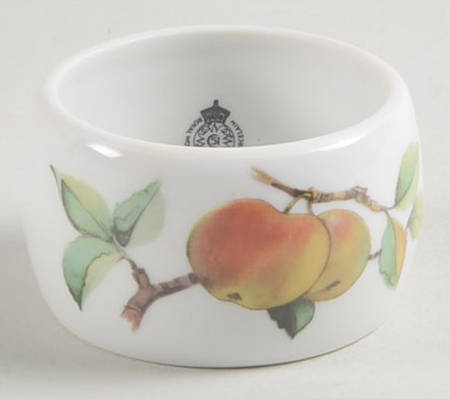 Evesham 'M' Napkin Ring
