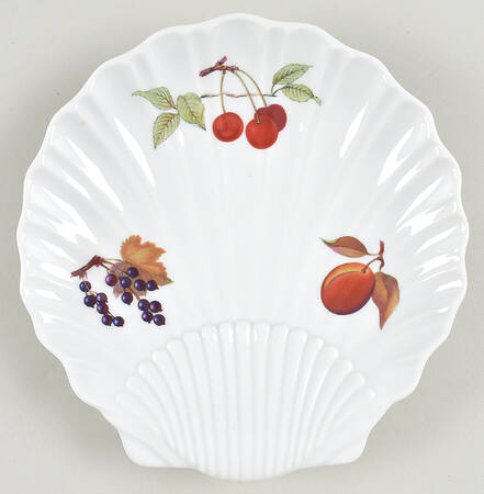 Evesham 'M' Large Shell Shaped Dish by Royal Worcester