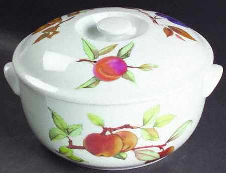 Evesham 'M' 2.25 Qt Round Covered Casserole