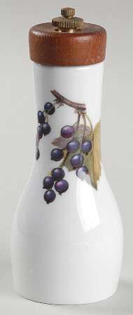 Evesham 'M' Pepper Mill by Royal Worcester