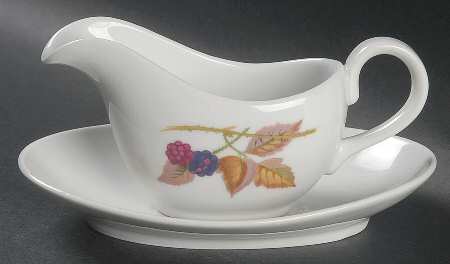 Evesham 'M' Individual Gravy Boat & Plate