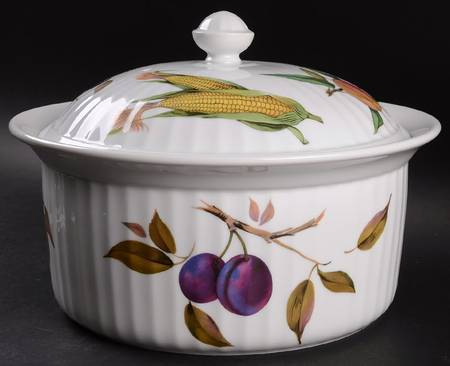 Evesham 'M' 3 Quart Round Covered Casserole