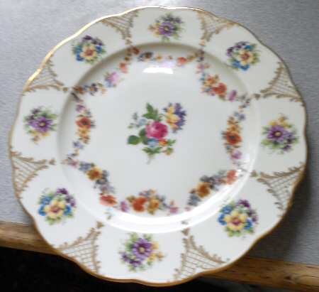 ROB175 Dinner Plate