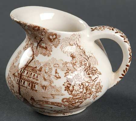 Tonquin Brown Mini Creamer