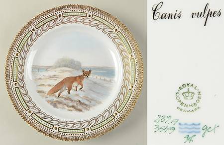 Flora Danica Game Series (Animals) Feathered Dinner Plate-Canis vulpes/Red Fox
