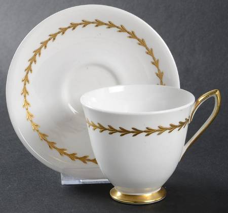 ROA47 Footed Cup & Saucer Set