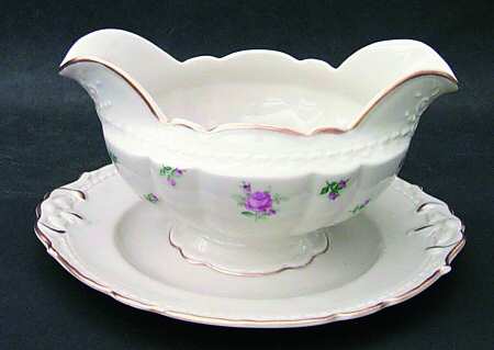 ROJ133 Gravy Boat with Attached Underplate