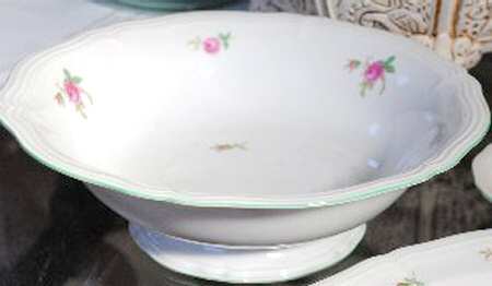 2820 (Chippendale, Green Trim) 9" Round Vegetable Bowl
