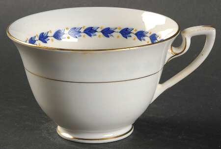Lareath Footed Cup