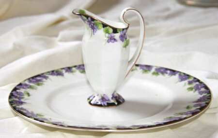 H3747 Creamer