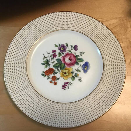 V3483 Luncheon Plate