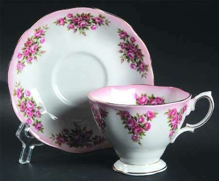 Dainty Dina Series Footed Cup & Saucer Set