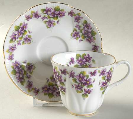 Dainty Dina Series Footed Cup & Saucer Set