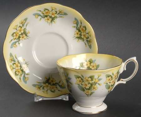 Dainty Dina Series Footed Cup & Saucer Set