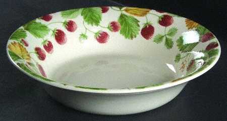 Wildberry 10" Round Vegetable Bowl