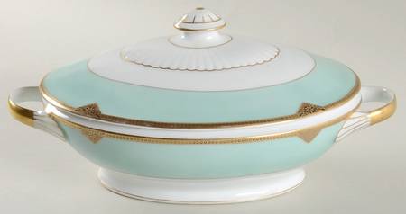 Greenacre Oval Covered Vegetable