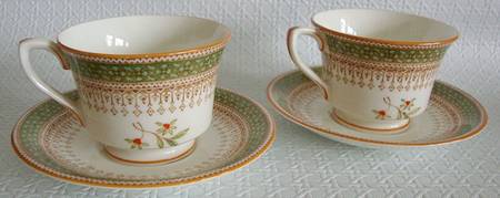 Z625-1 Footed Cup & Saucer Set