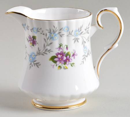 Enchanting Mini Creamer