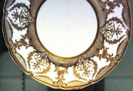 H331 by Royal Doulton