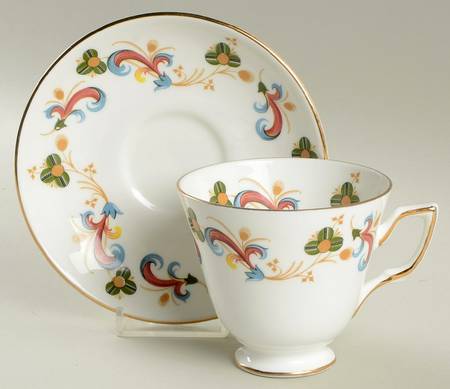 Glendalough Footed Cup & Saucer Set