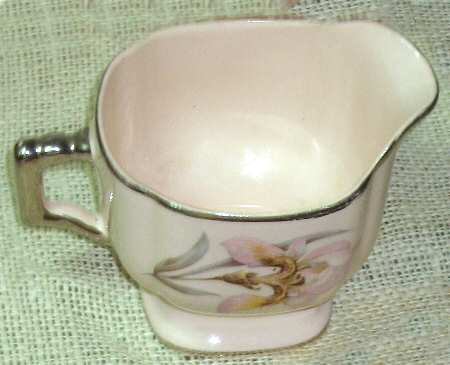 Hollywood Iris Creamer