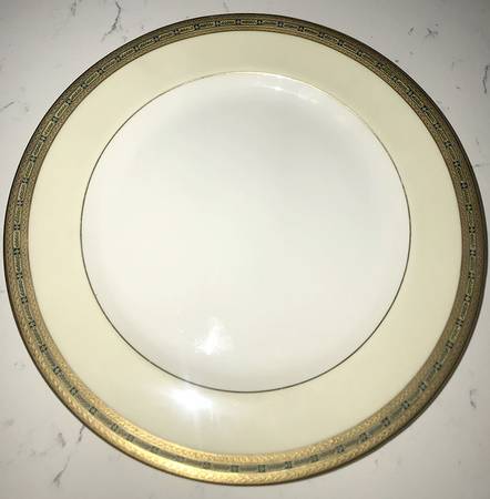 E9183 by Royal Doulton