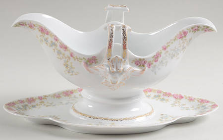 R1217 Gravy Boat with Attached Underplate