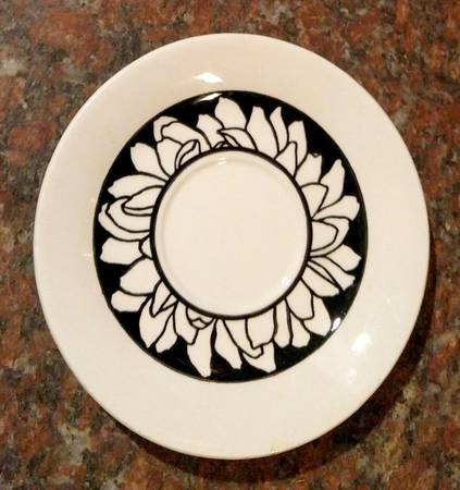 It's A Daisy Saucer
