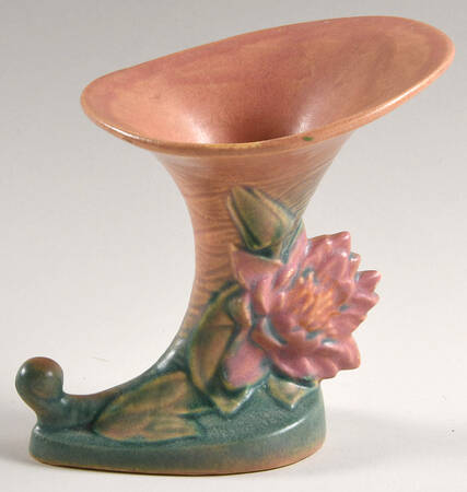 Water Lily Pink Green 6" Cornucopia