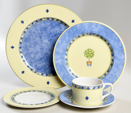 Carmina 40  Piece Estate Set