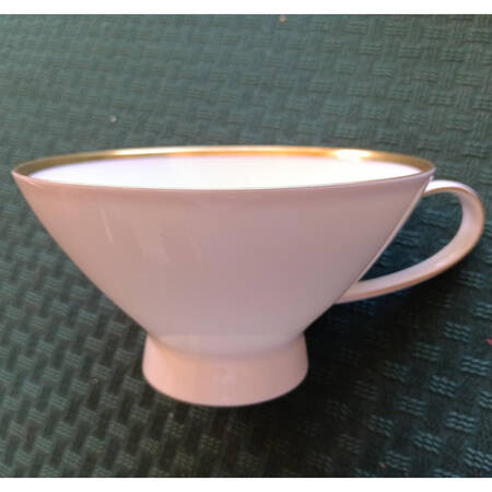 Classic Gold Footed Cup