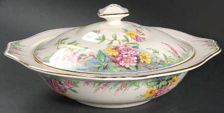 Cherry Blossom Round Covered Vegetable