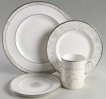 Naples Platinum 32 Piece Estate Set