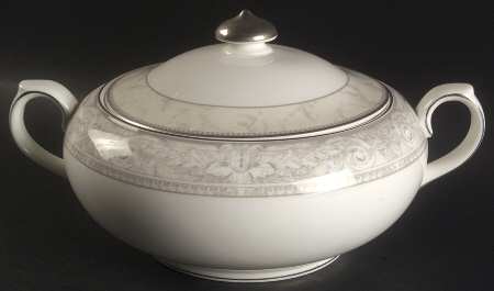 Naples Platinum Round Covered Vegetable