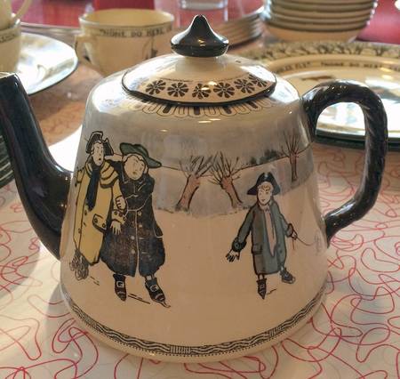 Skating Teapot & Lid