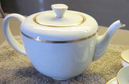 ROT156 Teapot & Lid
