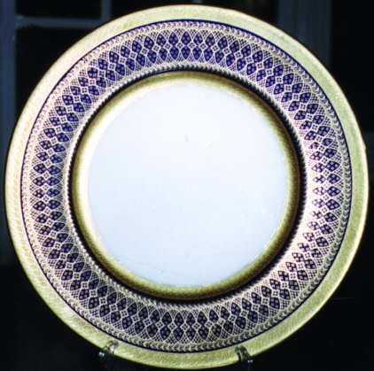 V4824 Dinner Plate