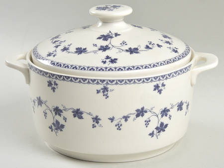 Yorktown 1.25 Qt Round Covered Casserole
