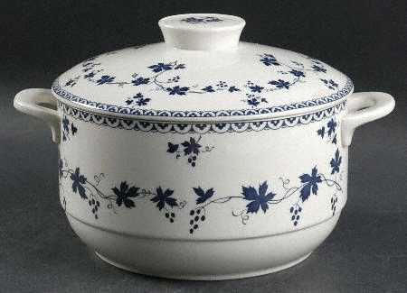 Yorktown 1.5 Qt Round Covered Casserole
