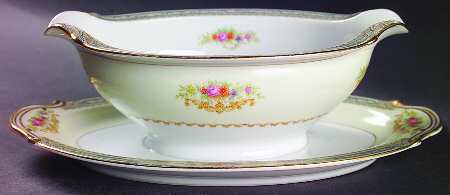 Annette Gravy Boat with Attached Underplate
