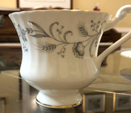 587 Footed Cup