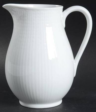Swedish Grace Snow (White) 32 Oz Pitcher