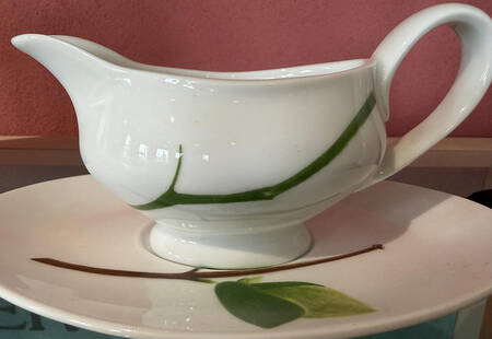 Verdures Gravy Boat & Underplate