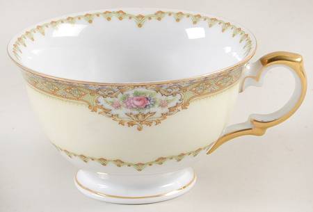 Akron Footed Cup