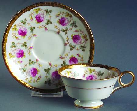 N5286 Footed Cup & Saucer Set