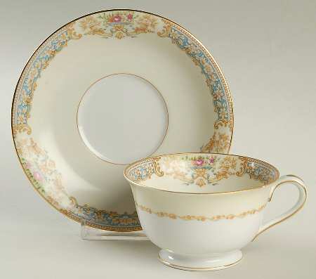 RO2 Footed Cup & Saucer Set